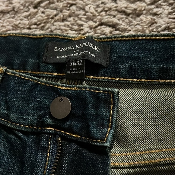 Banana Republic, Straight-Fit Selvedge Jean. 31x32 - Picture 2 of 4